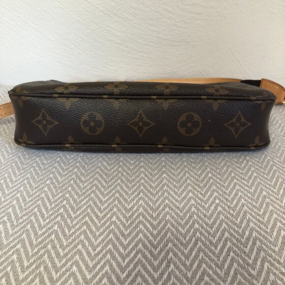 Louis Vuitton Vintage Monogram Canvas Pochette - Picture 3 of 6